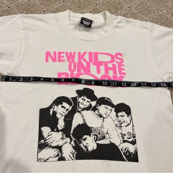 New Kids On The Block Men’s Tshirt Size Small Single Stitch 90s Vintage USA READ - Picture 8 of 10